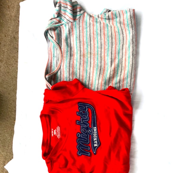 Carter’s 18 month onesie lot - Picture 1 of 3